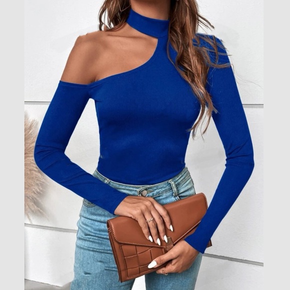 Luxe cutout fitted top - Picture 2 of 9